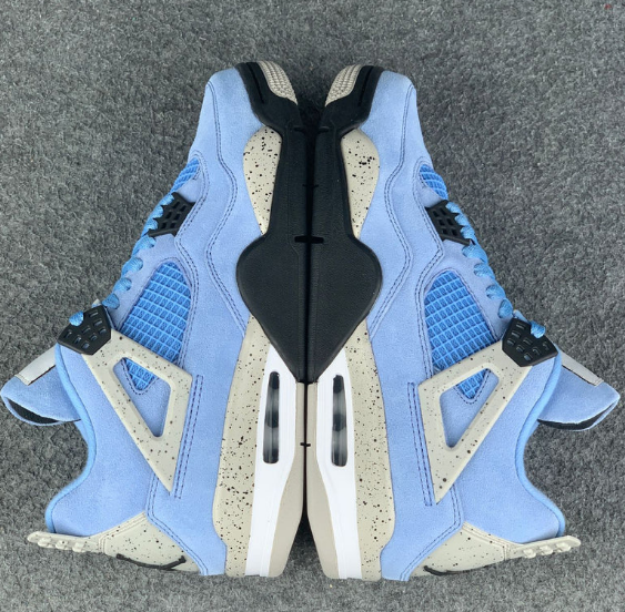 Air Jordan 4 Retro ‘University Blue’